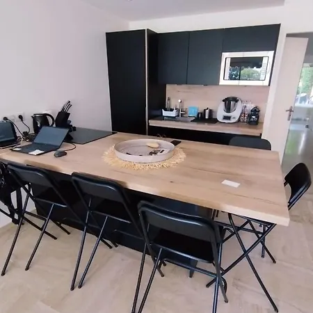 We ! Exceptional 4 Center Swimming Pool アパート *