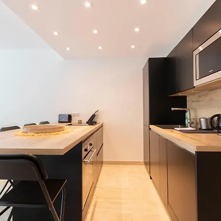 We ! Exceptional 4 Center Swimming Pool *