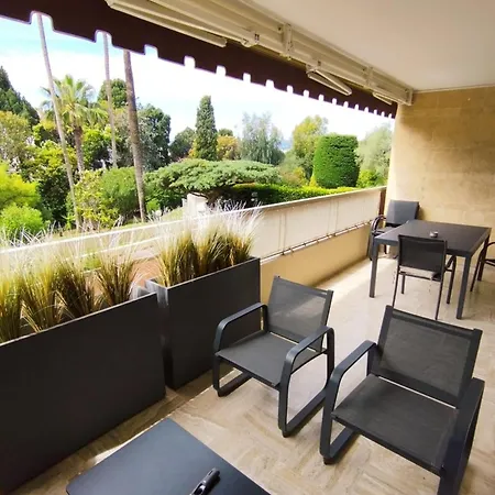 We ! Exceptional 4 Center Swimming Pool アパート カンヌ