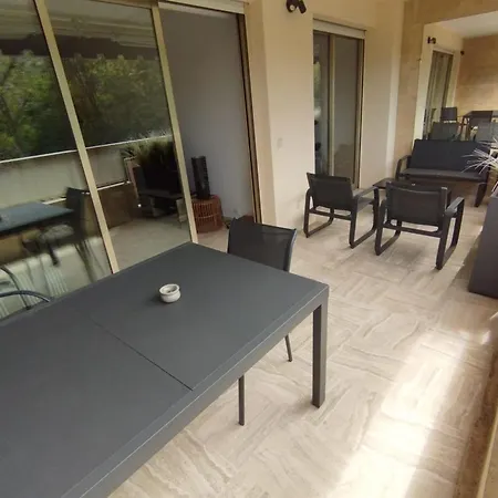 We ! Exceptional 4 Center Swimming Pool * カンヌ